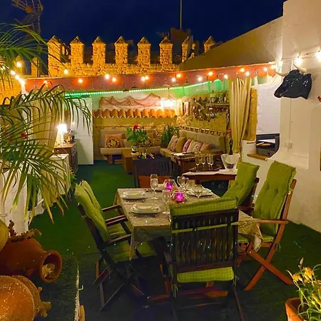 Con Terraza,a 100m Playa Costilla Y Frente Al Castillo *
